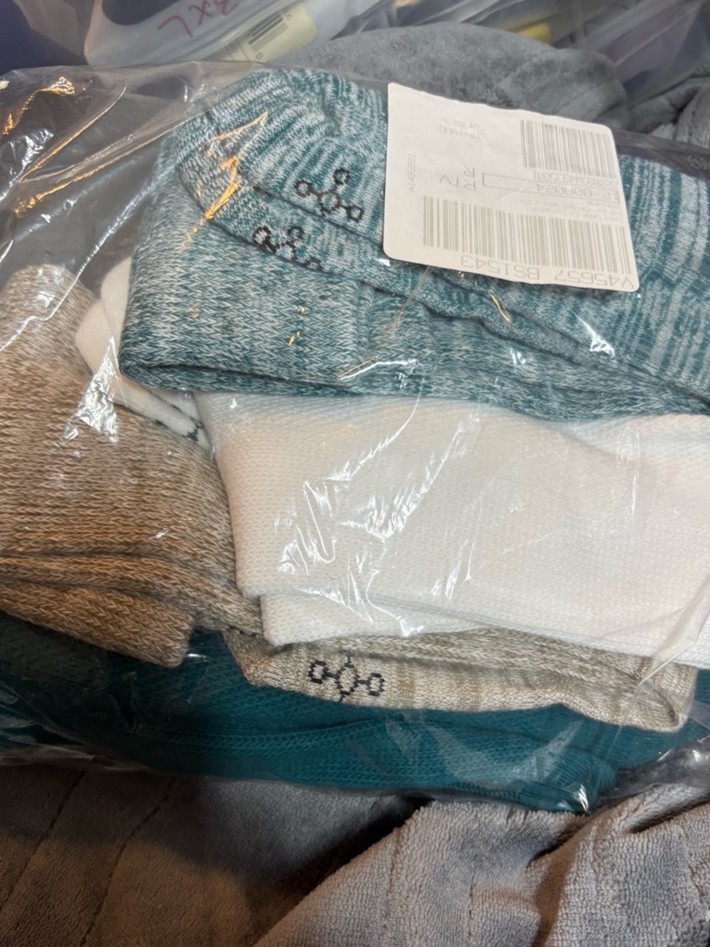 Tommy Copper socks 4 Pair tall socks. in 2 Teal, white grey NWT